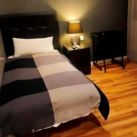 Single Rooms Madrid Esterno foto