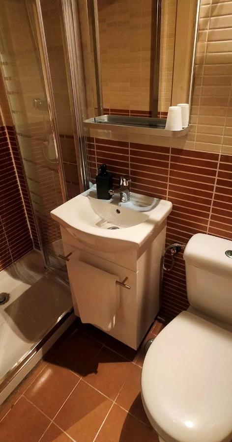 Single Rooms Madrid Esterno foto