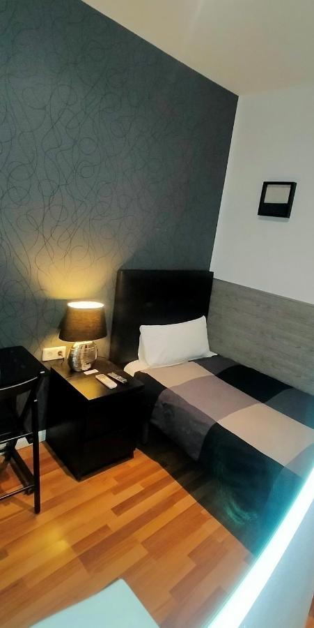 Single Rooms Madrid Esterno foto