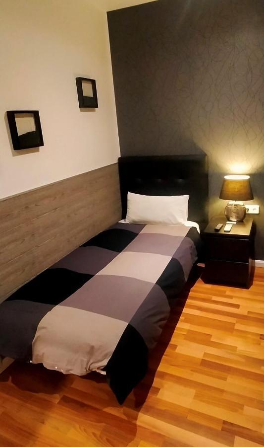 Single Rooms Madrid Esterno foto