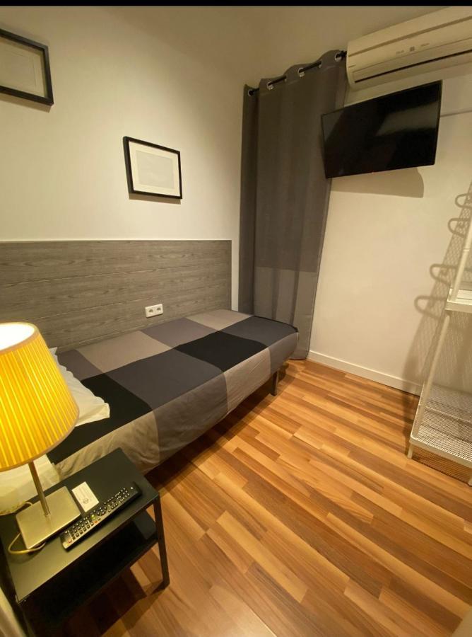 Single Rooms Madrid Esterno foto